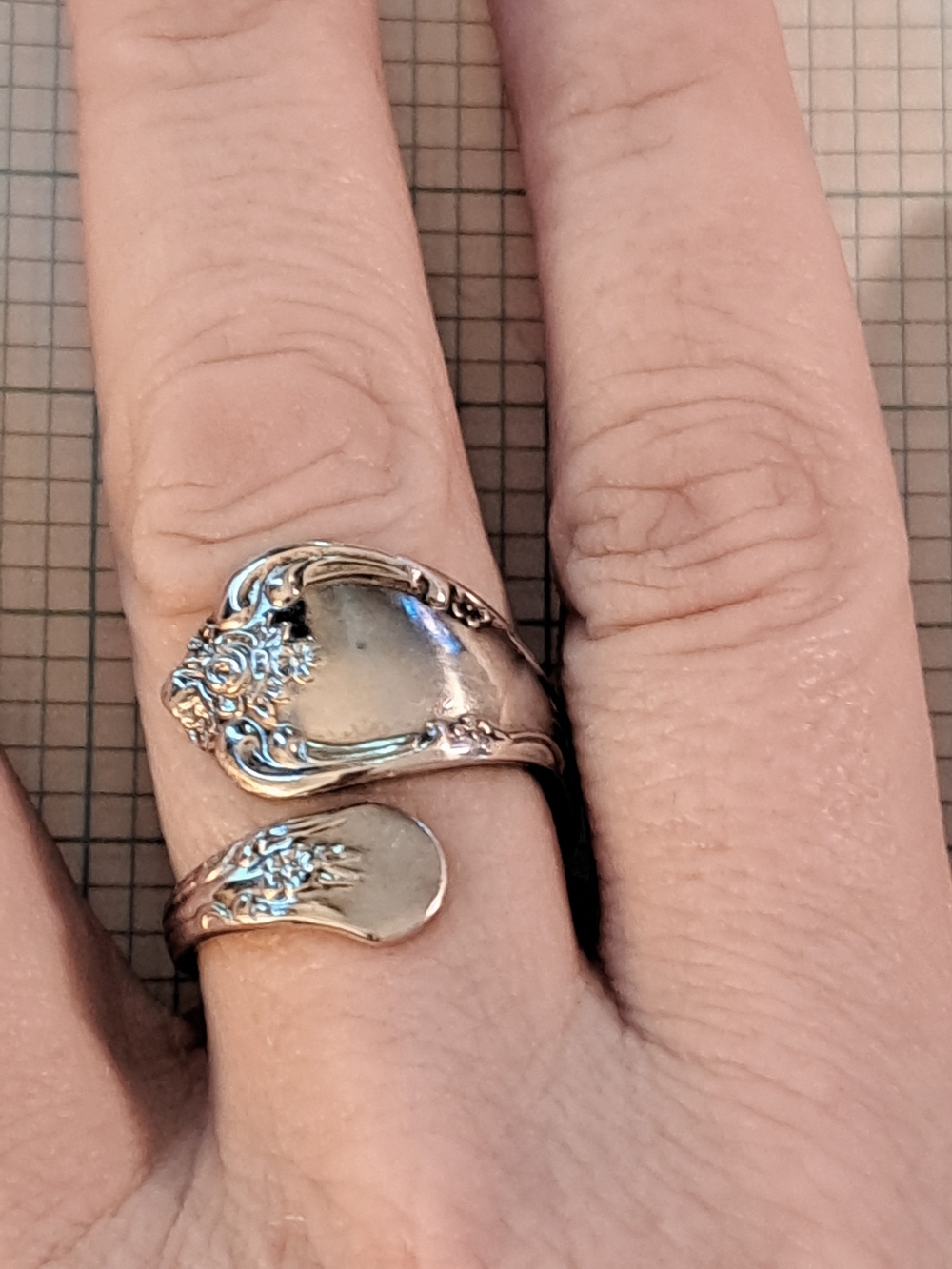 Vintage-Style Oneida Juliet Silver Plate Wrap Spoon Ring - Silver